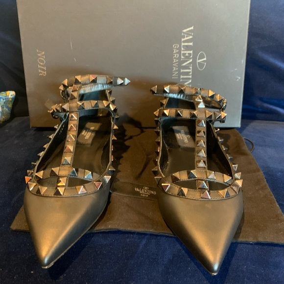 VALENTINO GARAVANI Gunmetal Rockstud Caged Flats Noir leather Flat Size 35 NIB - Picture 3 of 9